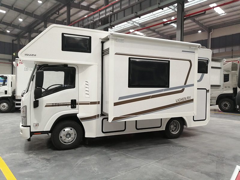 側(cè)拉廂房車