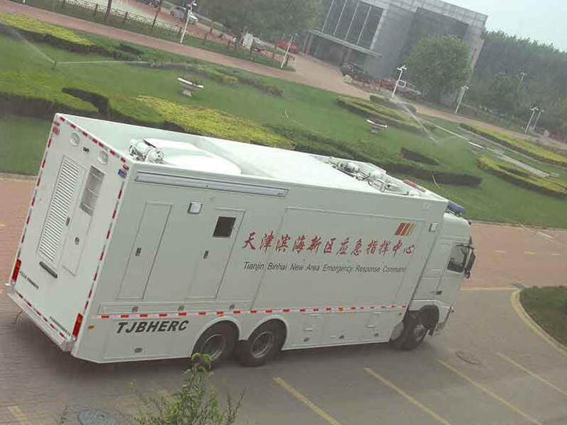 綜合通信指揮車