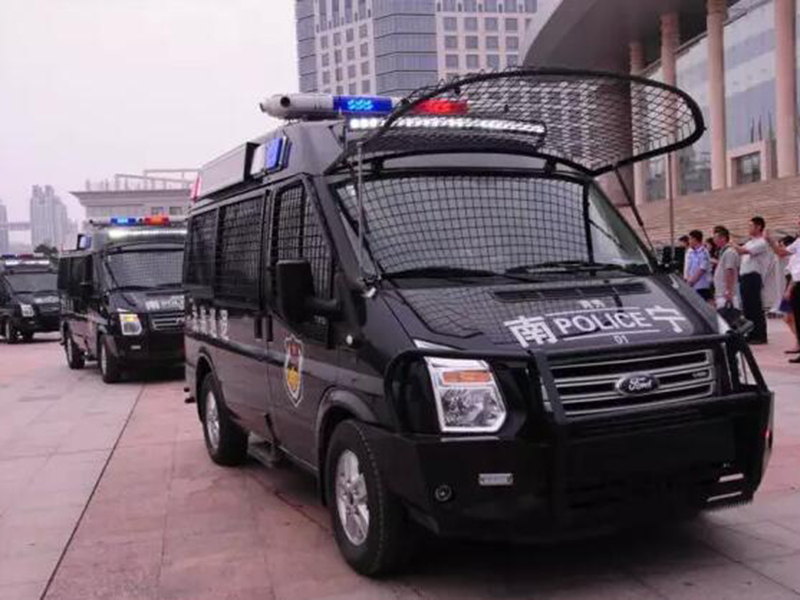 武裝巡邏防暴車